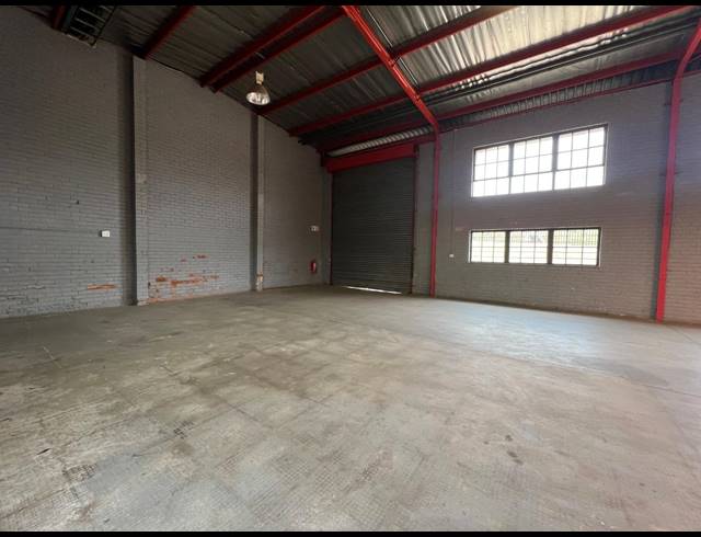282M² WAREHOUSE TO LET IN STRIJDOMPARK
